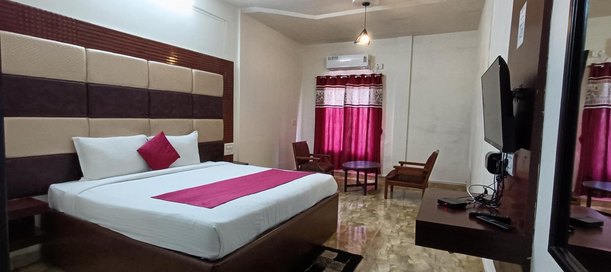 Hotel New Rajdarshan Madikeri Exterior foto