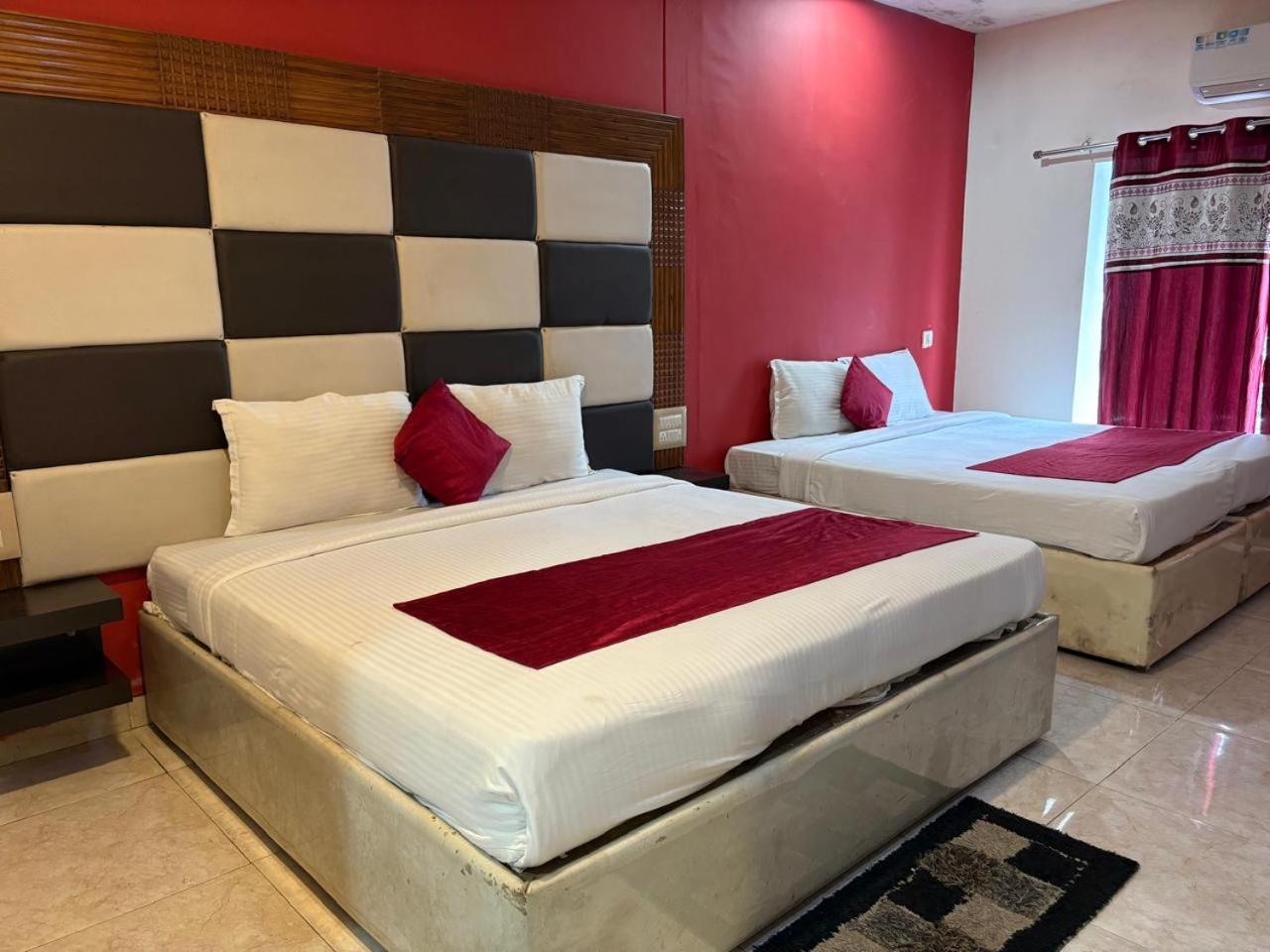 Hotel New Rajdarshan Madikeri Exterior foto